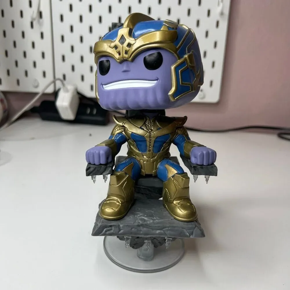 Funko Pop! Deluxe: Marvel - Thanos with Throne - Hot Topic